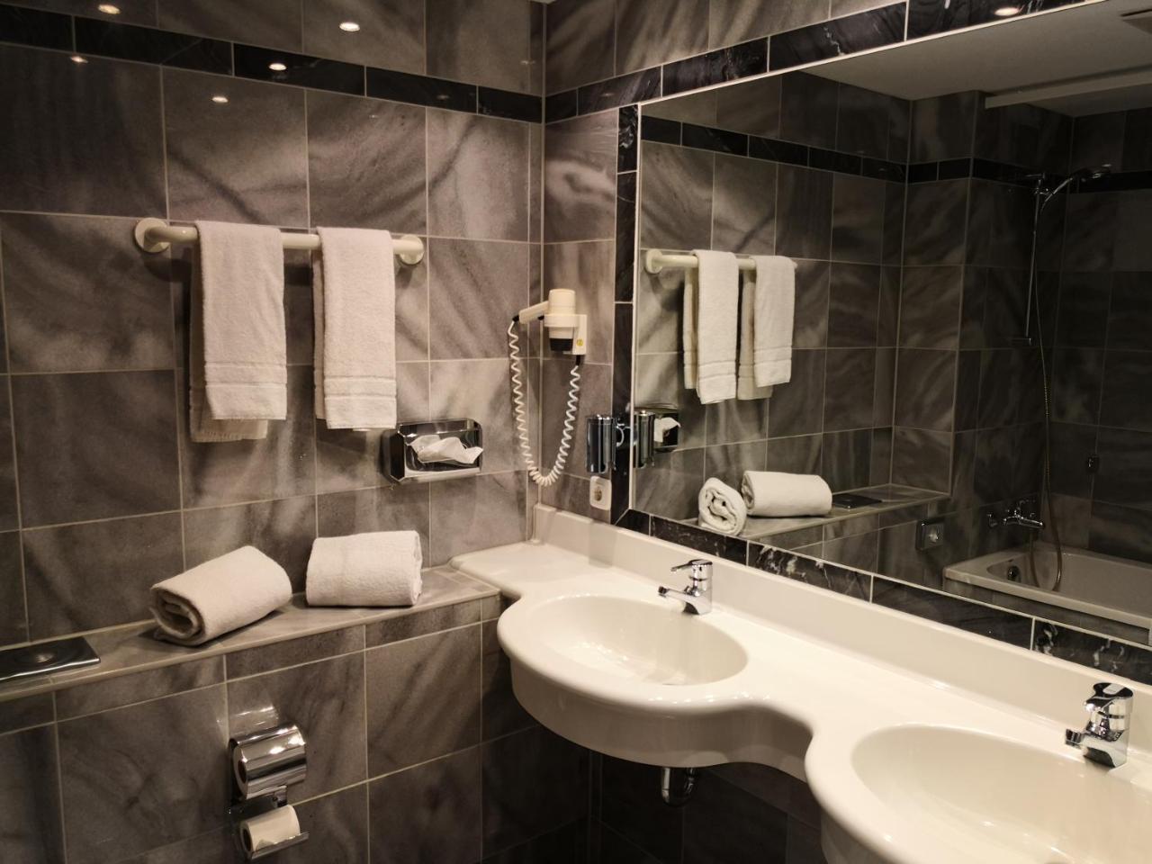 Seehotel Luisenhof Falkenhagen  Екстериор снимка